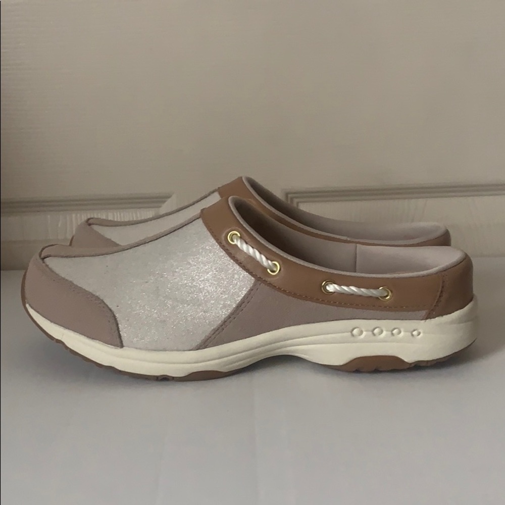 Easy Spirit Travelport Slip-On’s